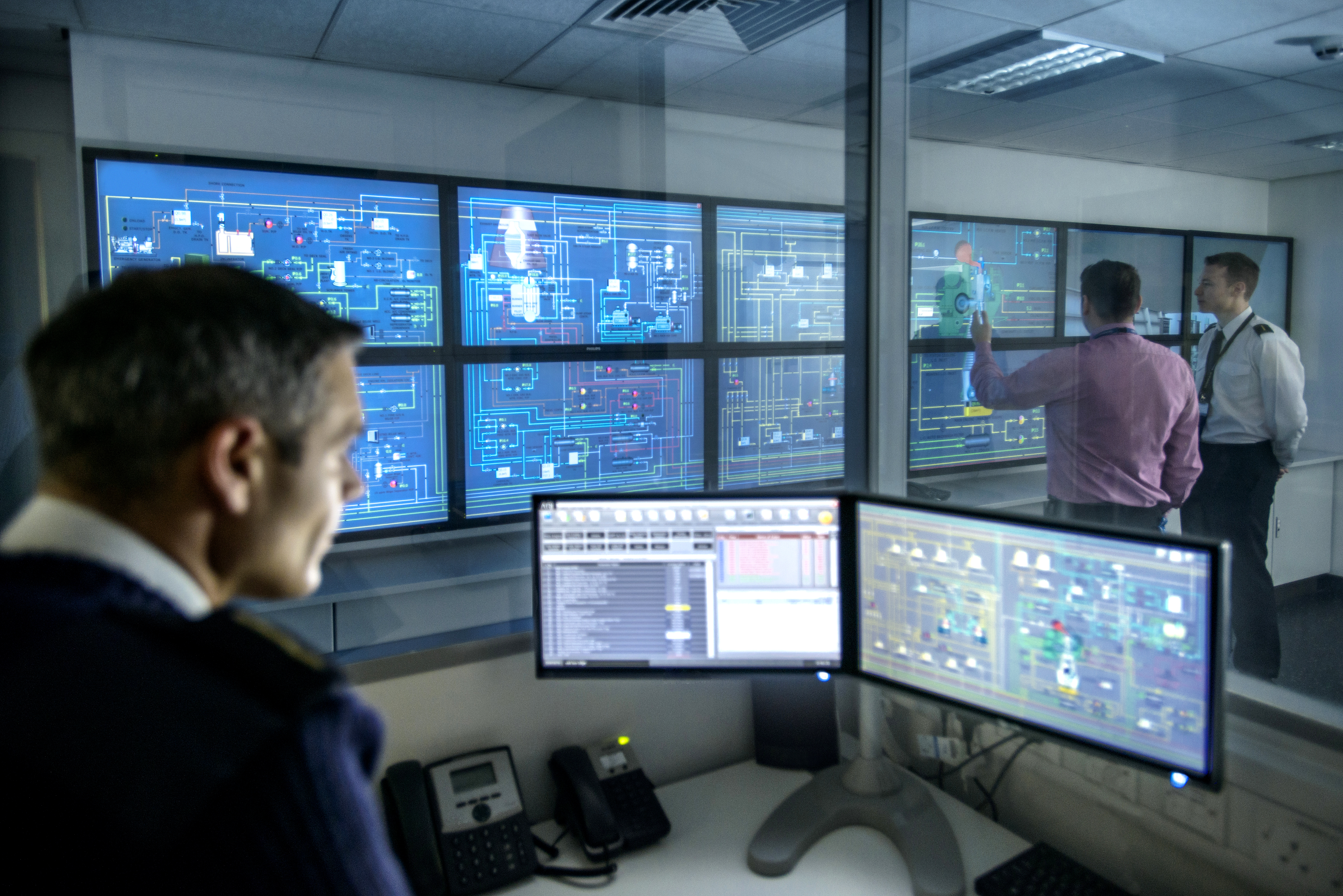 PhotoStock_Video-Wall_Operators_Federal_GettyImages-169263598 PhotoStock_Video-Wall_Operators_Federal_GettyImages-169263598